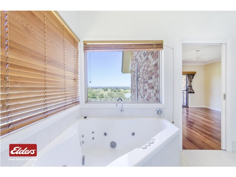 . 13 LAKE EDGECOMBE CLOSE, Junction Hill NSW 2460