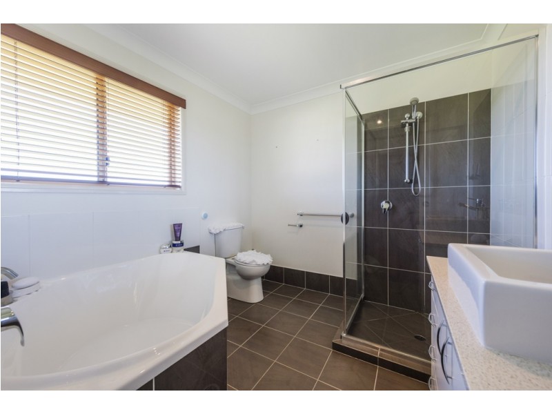 16 Nairn Terrace, Junction Hill NSW 2460