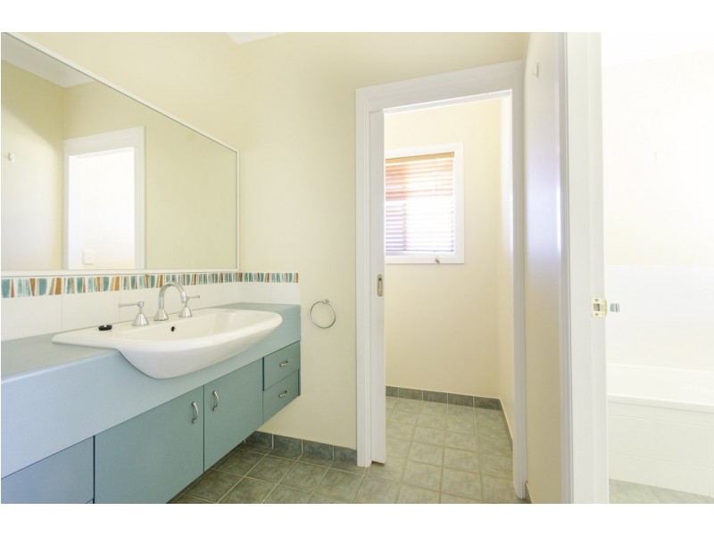 . Lake Edgecombe Close, Junction Hill NSW 2460