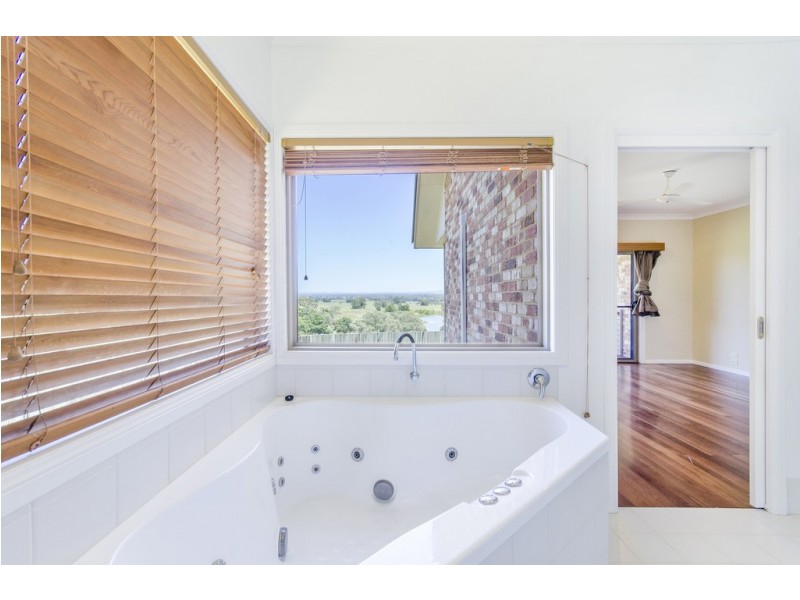 . Lake Edgecombe Close, Junction Hill NSW 2460