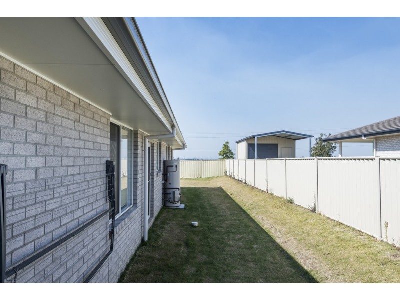 22b Angus Drive, Junction Hill NSW 2460