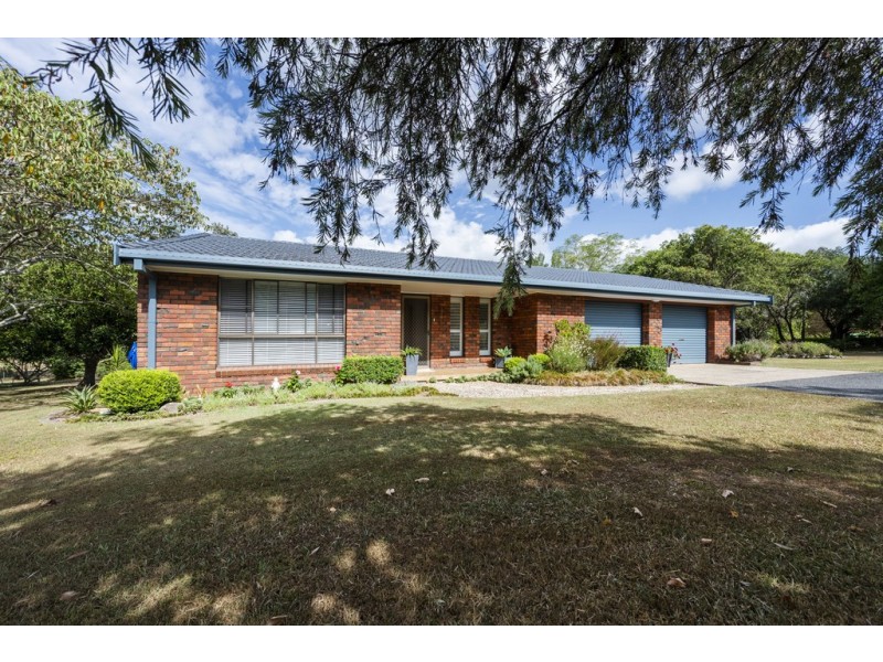 8 Greenfields Drive, Junction Hill NSW 2460