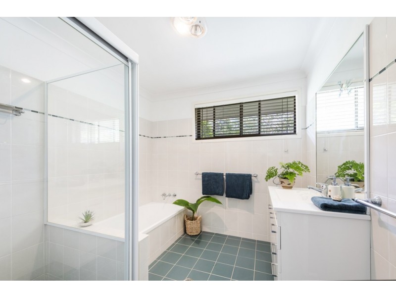 8 Greenfields Drive, Junction Hill NSW 2460