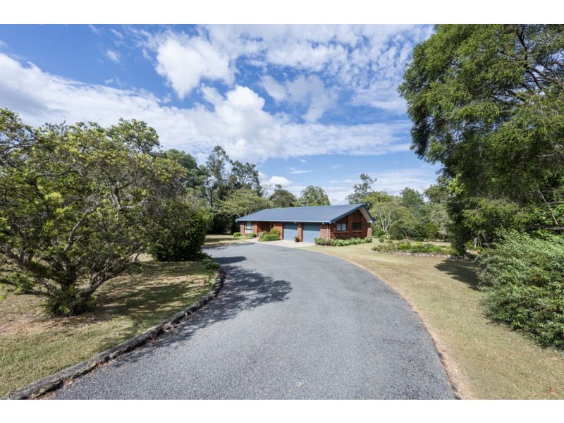 8 Greenfields Drive, Junction Hill NSW 2460