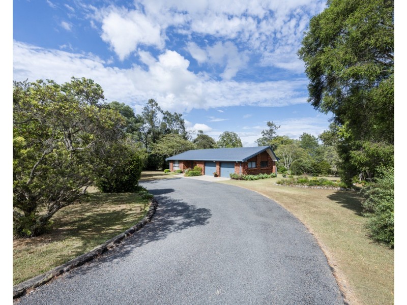 8 Greenfields Drive, Junction Hill NSW 2460