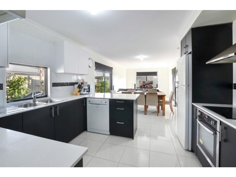 8 APRIL STREET, Sandy Beach NSW 2456