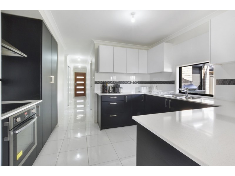 8 APRIL STREET, Sandy Beach NSW 2456