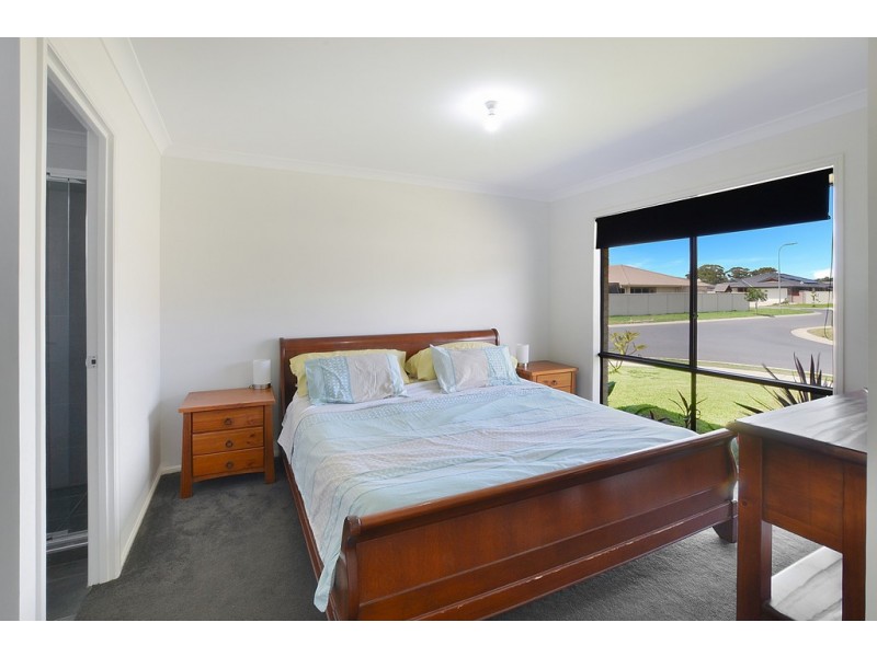 8 APRIL STREET, Sandy Beach NSW 2456