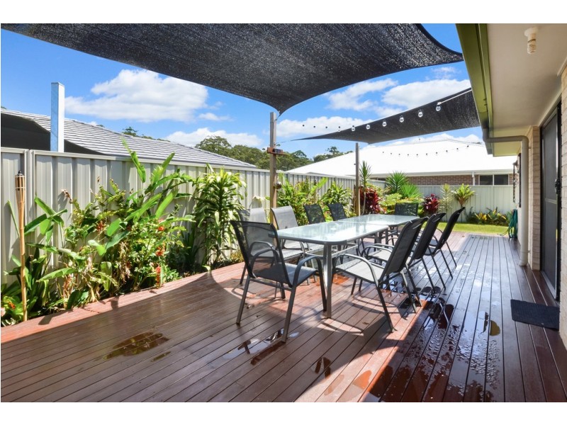 8 APRIL STREET, Sandy Beach NSW 2456