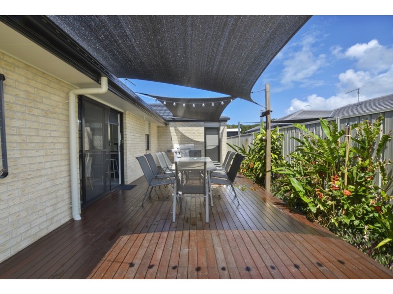 8 APRIL STREET, Sandy Beach NSW 2456