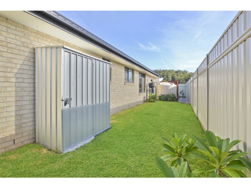8 APRIL STREET, Sandy Beach NSW 2456