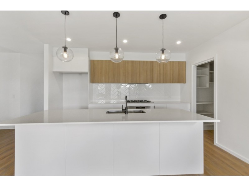 8 Serenity Bay Road, Emerald Beach NSW 2456