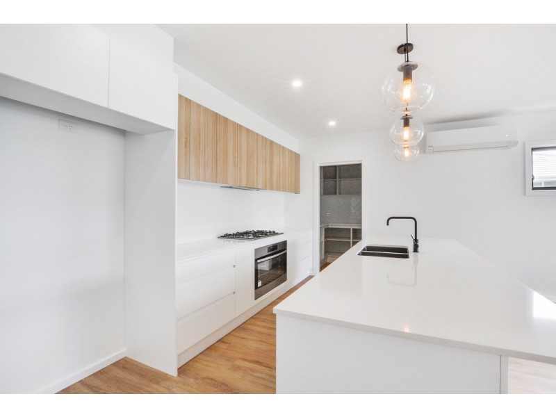 8 Serenity Bay Road, Emerald Beach NSW 2456