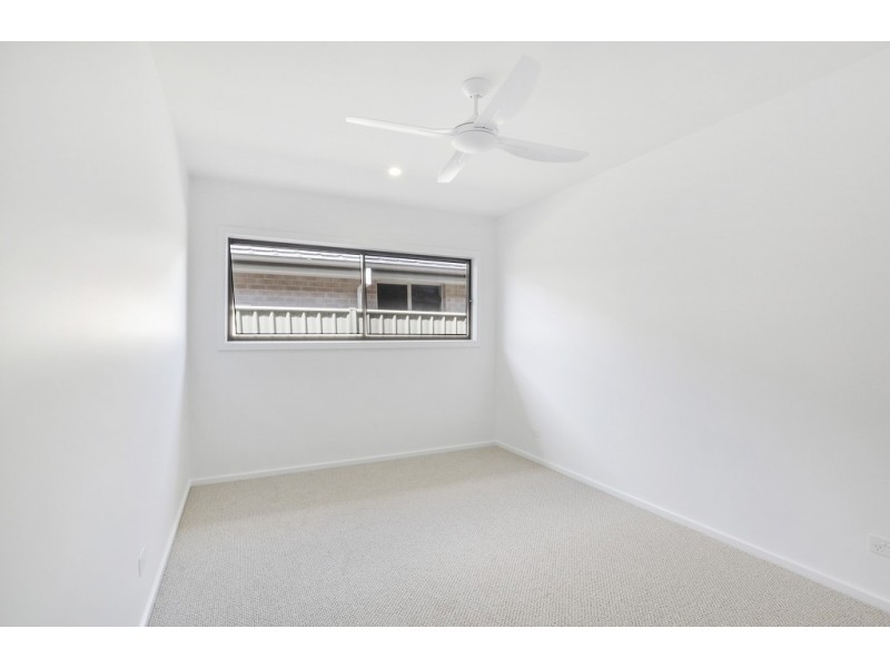 8 Serenity Bay Road, Emerald Beach NSW 2456