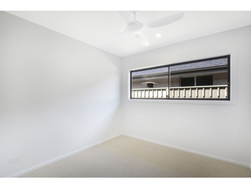 8 Serenity Bay Road, Emerald Beach NSW 2456