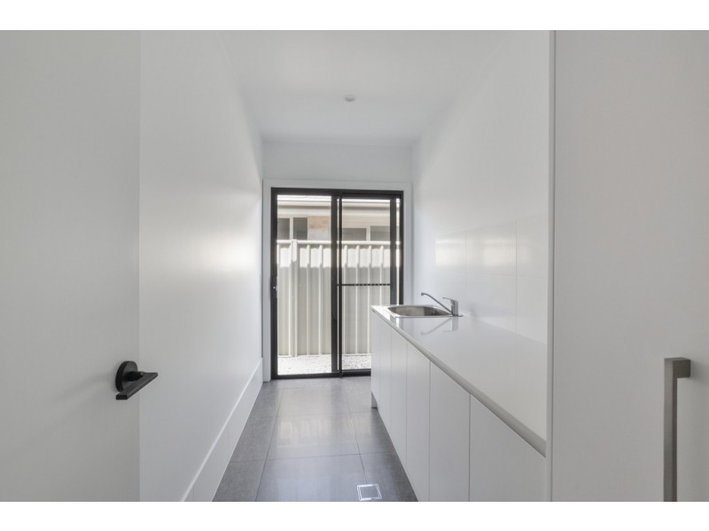 8 Serenity Bay Road, Emerald Beach NSW 2456