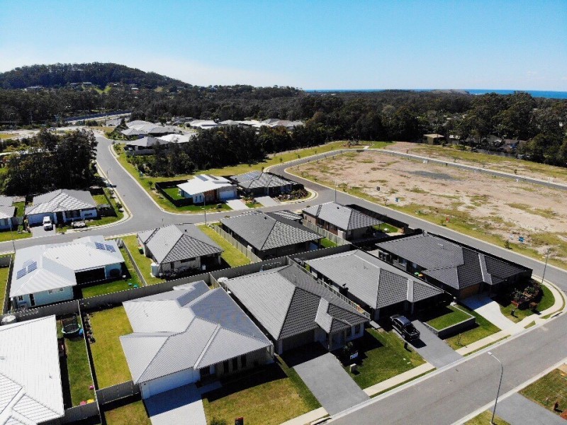 8 Serenity Bay Road, Emerald Beach NSW 2456