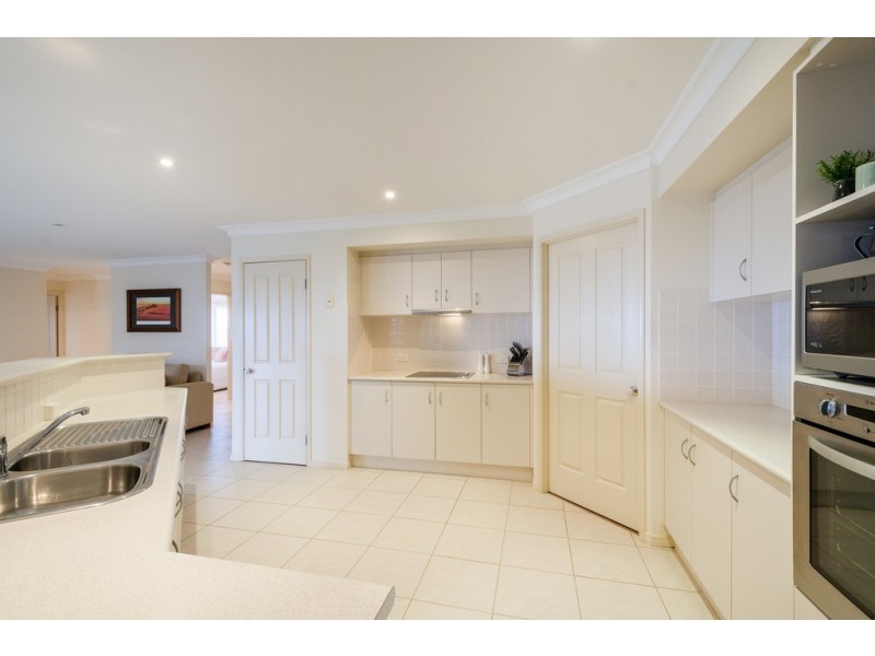 5 Lake Edgecombe Close, Junction Hill NSW 2460