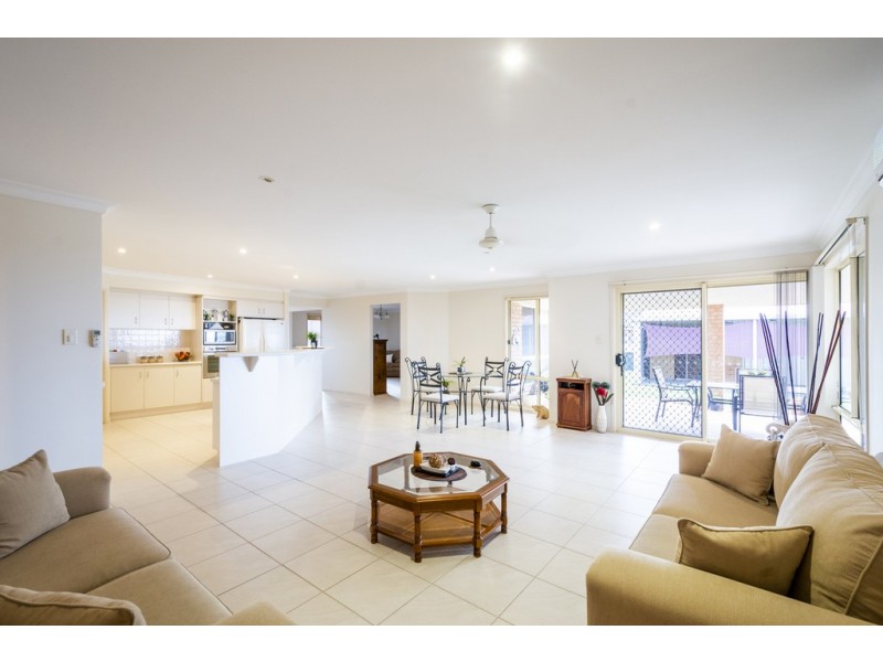 5 Lake Edgecombe Close, Junction Hill NSW 2460