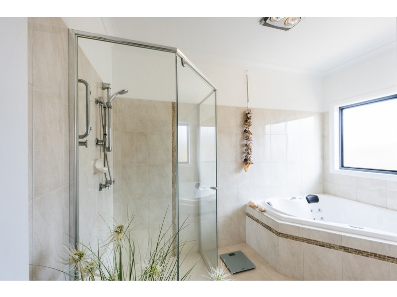 8 Cowper Close, Grafton NSW 2460