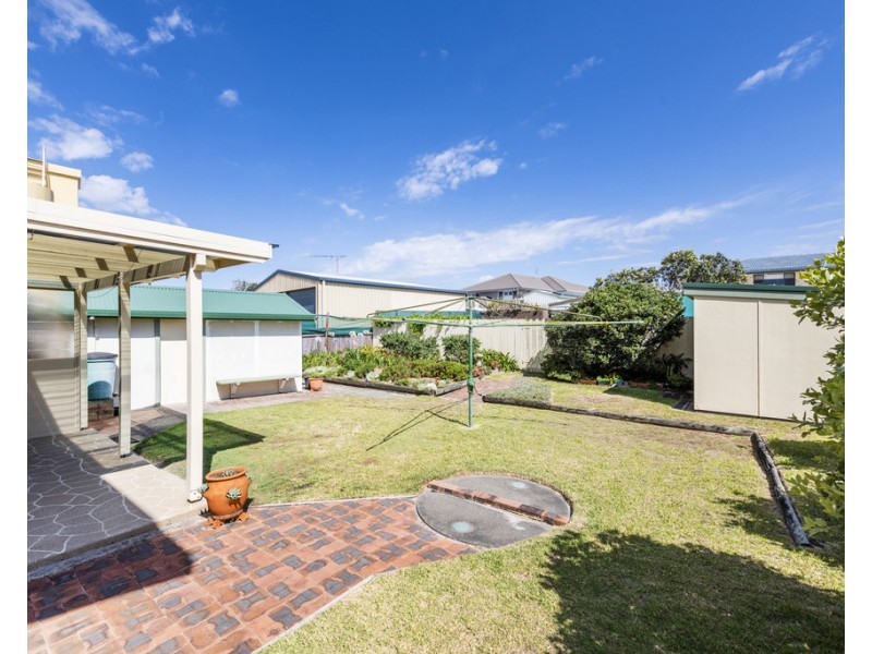 9 Grevillia Parade, Minnie Water NSW 2462
