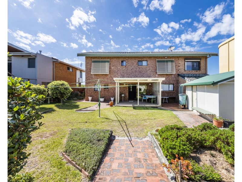 9 Grevillia Parade, Minnie Water NSW 2462