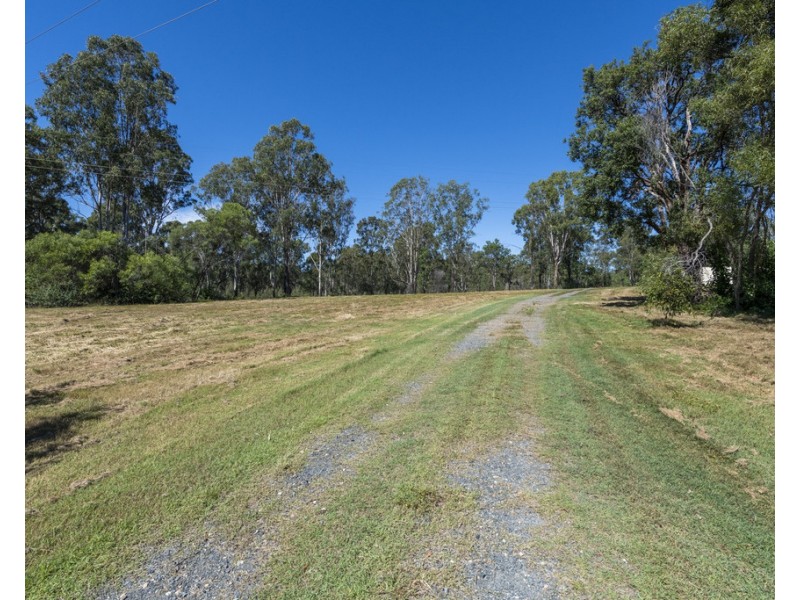 2199 Armidale Road, Blaxlands Creek NSW 2460