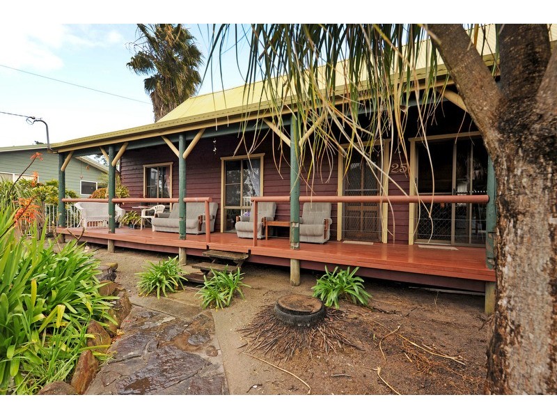 25 Lakkari Street, Coutts Crossing NSW 2460