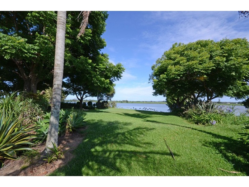 19 Lynhaven Crescent, Ulmarra NSW 2462