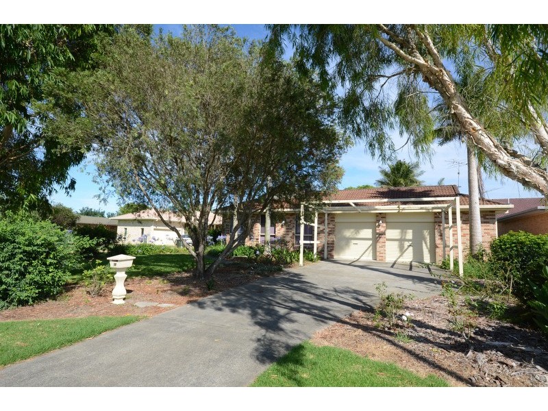 19 Lynhaven Crescent, Ulmarra NSW 2462