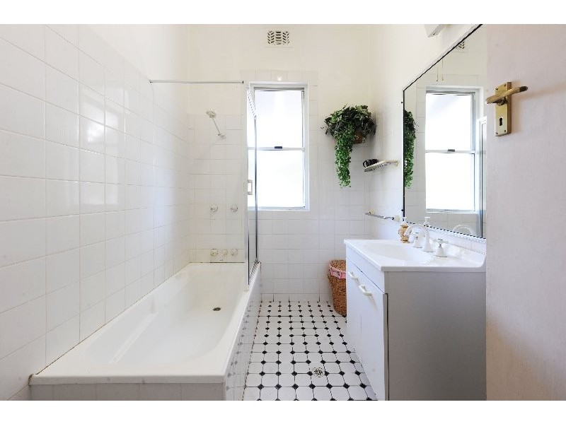 8 Pound Street, Grafton NSW 2460