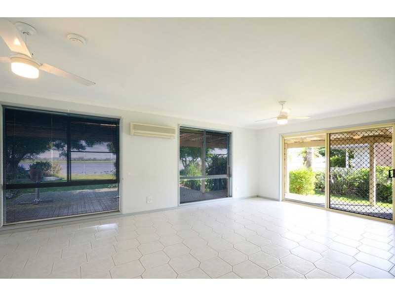 19 Lynhaven Crescent, Ulmarra NSW 2462