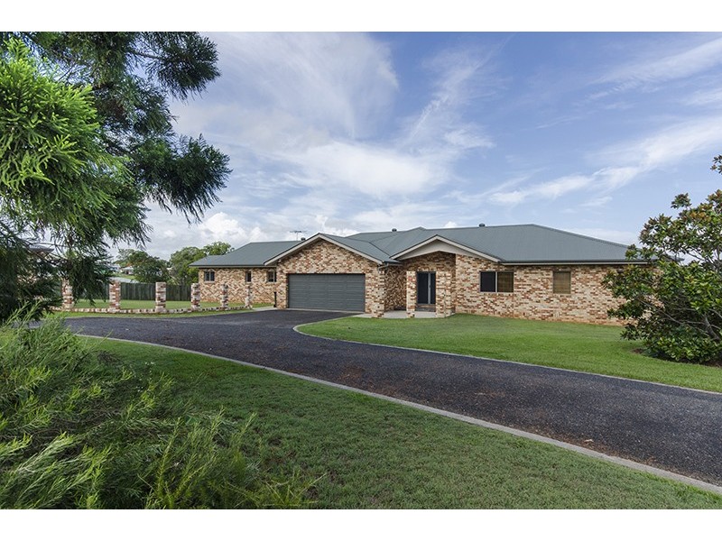 13 Lake Edgecombe Close, Junction Hill NSW 2460