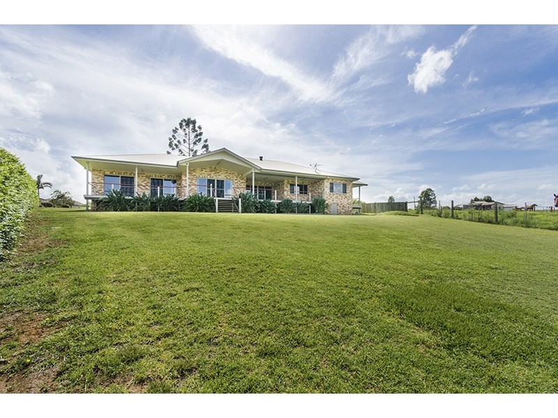 13 Lake Edgecombe Close, Junction Hill NSW 2460