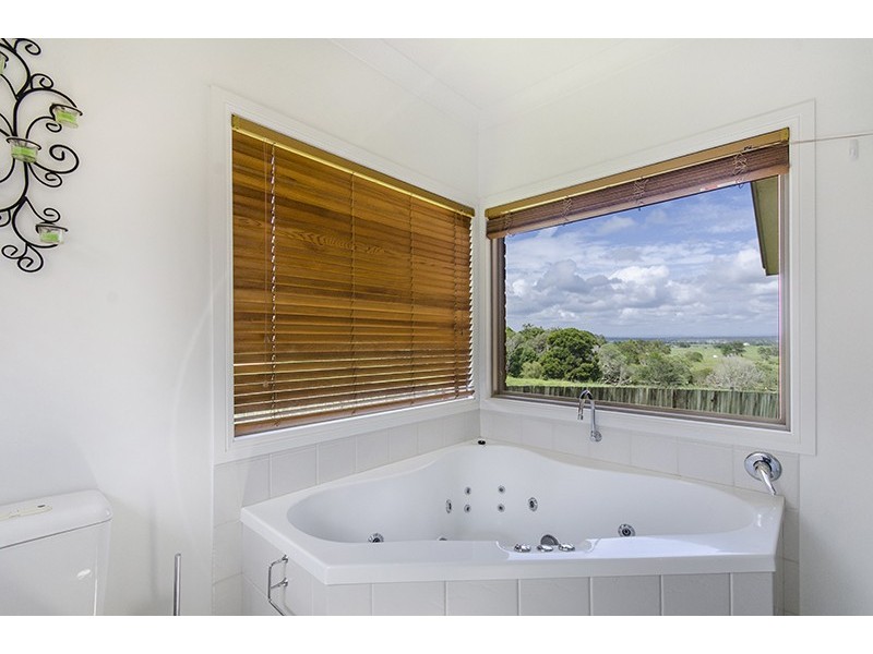 13 Lake Edgecombe Close, Junction Hill NSW 2460