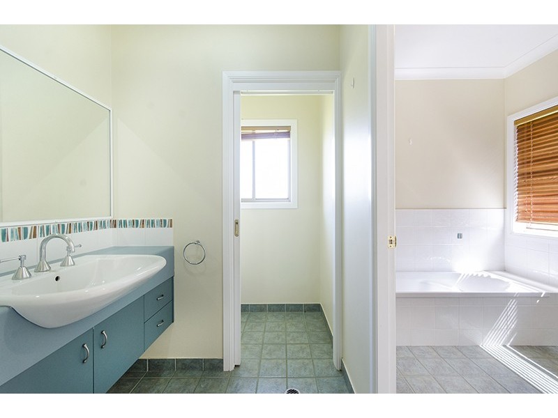 13 Lake Edgecombe Close, Junction Hill NSW 2460