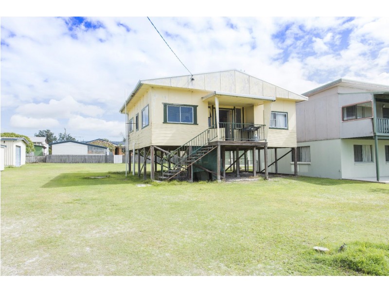 7 Boronia Crescent, Minnie Water NSW 2462