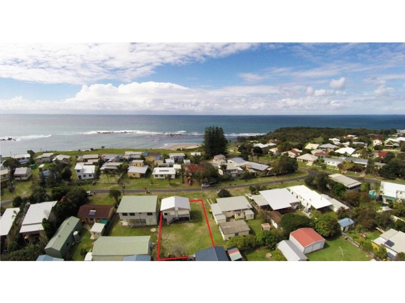 7 Boronia Crescent, Minnie Water NSW 2462