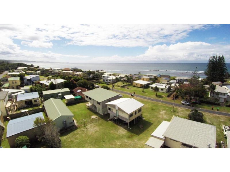 7 Boronia Crescent, Minnie Water NSW 2462