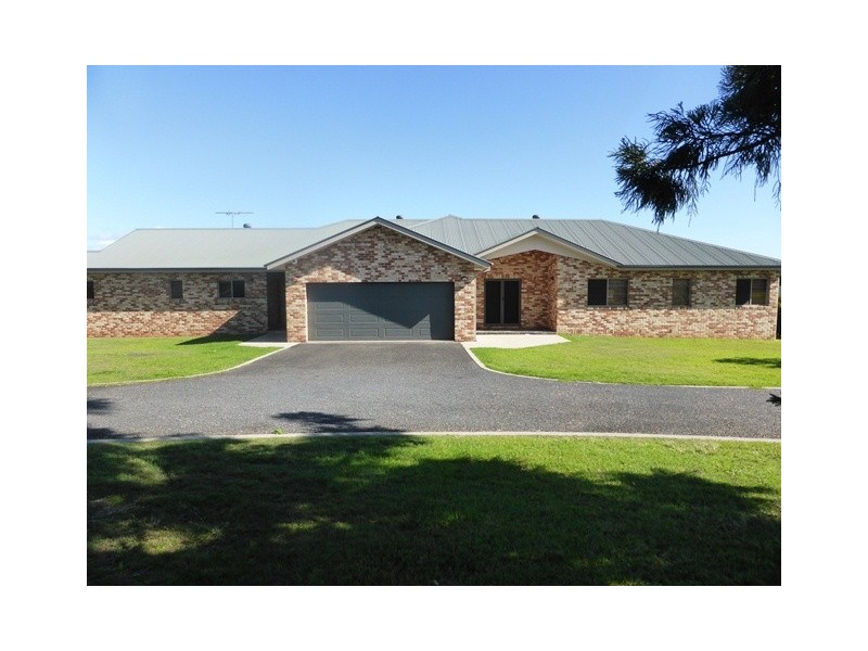 13 Lake Edgecombe Avenue, Junction Hill NSW 2460