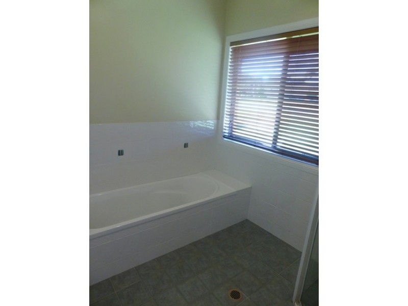 13 Lake Edgecombe Avenue, Junction Hill NSW 2460