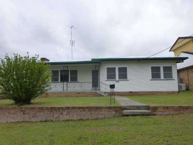 206 Powell Street, Grafton NSW 2460