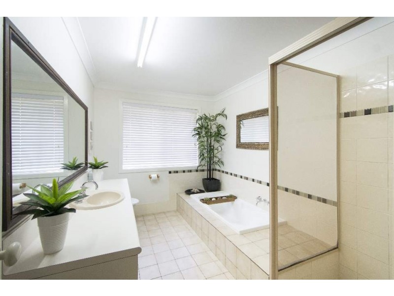 18 Swan Hill Drive, Waterview Heights NSW 2460