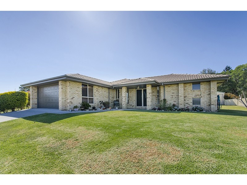 33 Nairn Terrace, Junction Hill NSW 2460