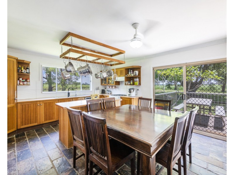 359 South Arm School Road, Woodford Island NSW 2463