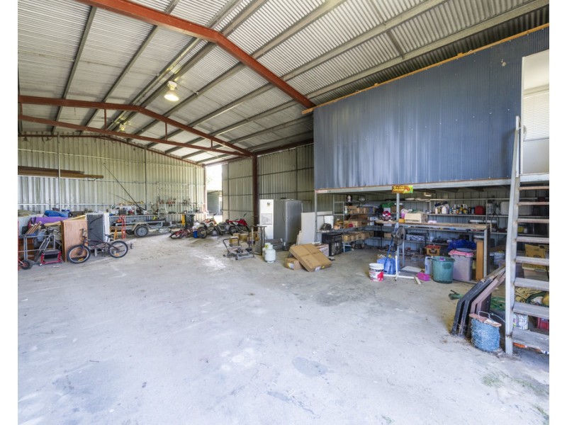 359 South Arm School Road, Woodford Island NSW 2463