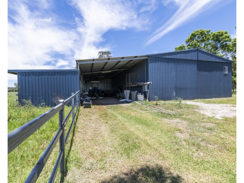 359 South Arm School Road, Woodford Island NSW 2463
