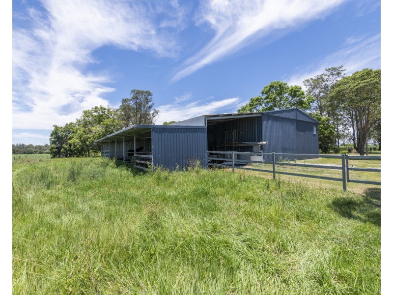 359 South Arm School Road, Woodford Island NSW 2463