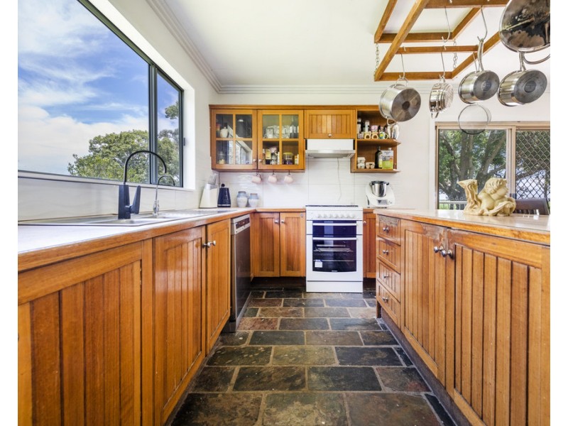 359 South Arm School Road, Woodford Island NSW 2463