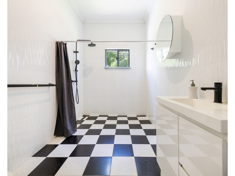 359 South Arm School Road, Woodford Island NSW 2463